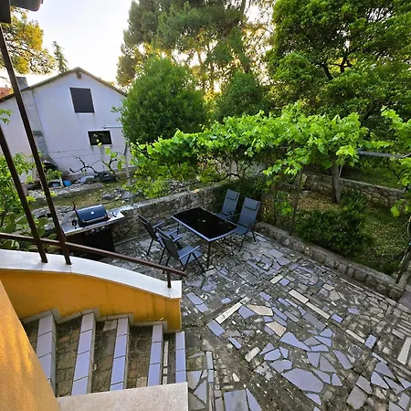 Family House Artatore Daire Mali Lošinj